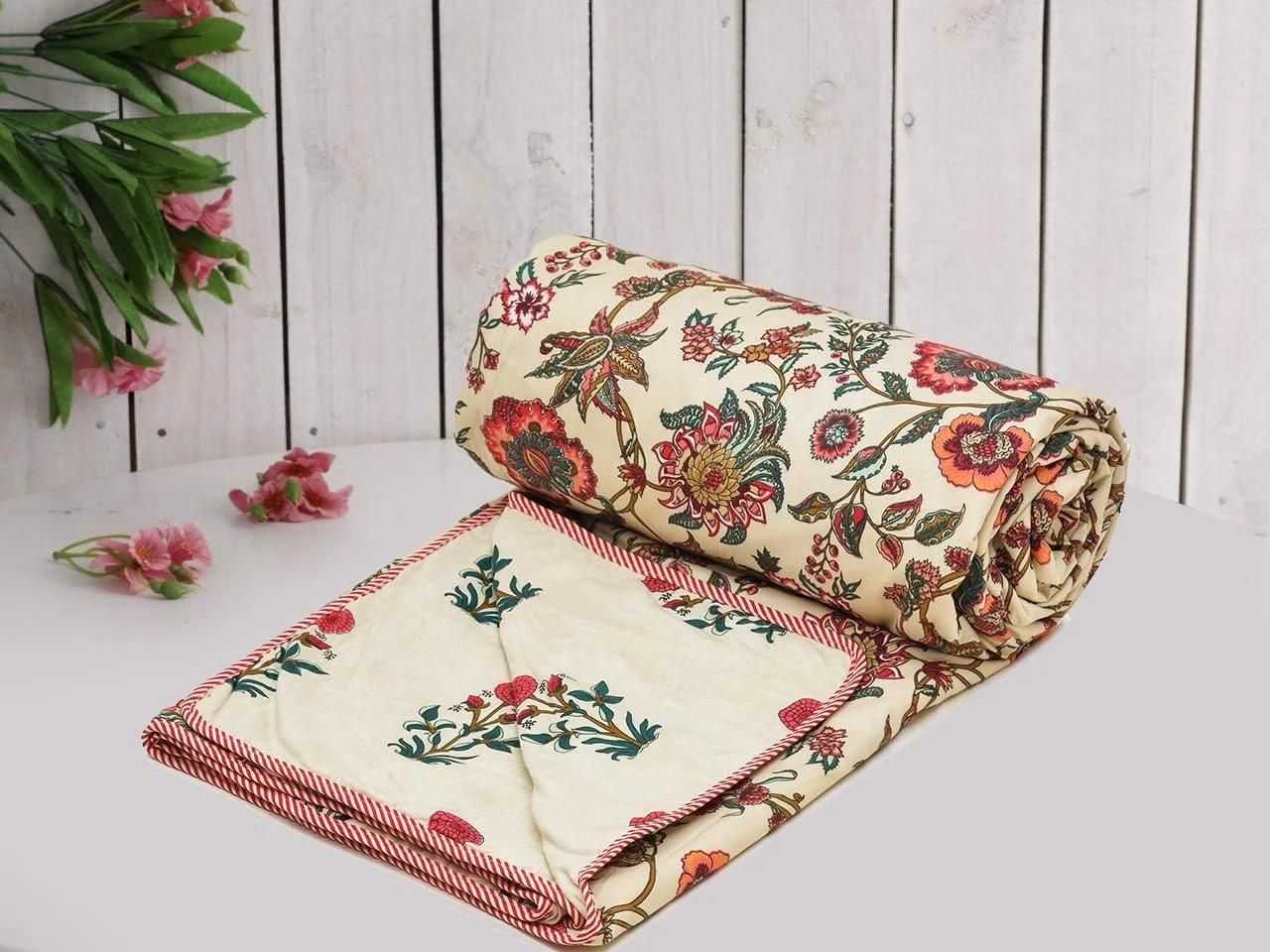 لحاف دو نفره فوق العاده نرم میکروفایبر پنبه ای سه لایه تنفسی سبک وزن کوزی فرنیچ، ابعاد 213X243 سانتی متر، طرح گل مارون