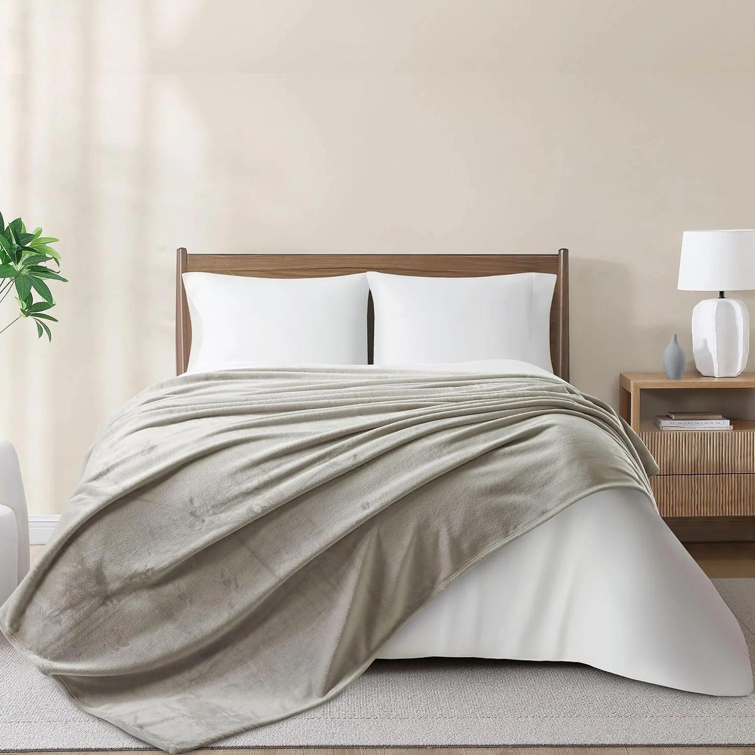 پتو پشمی دوناتلا، سایز کینگ 210x240 سانتی متر، 300 GSM، پتو سبک وزن، فوق العاده نرم و گرم، مناسب برای مبل، تخت و کاناپه