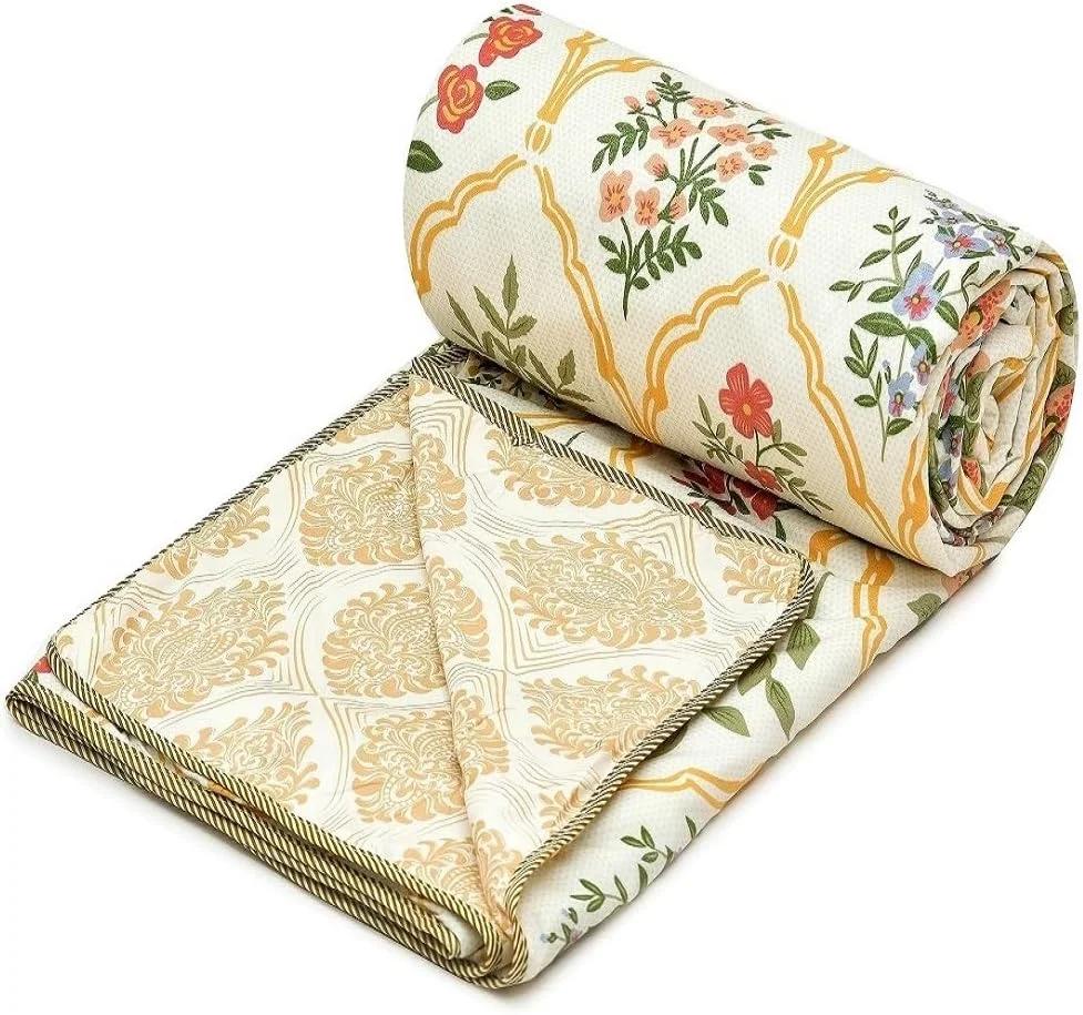 لحاف یک نفره نرم و لطیف میکروفایبر پنبه ای کوزی فرنیچ، سایز 144x220 سانتی متر، مناسب تخت، لحاف مسافرتی، پارچه لاهوریا، دو رو، TC - 144