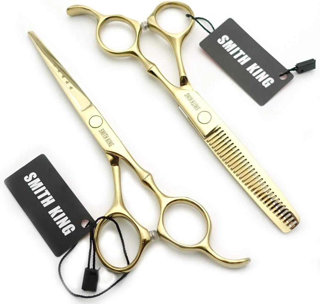 ست قیچی آرایشگری اسمیت کینگ 6.0 اینچی به همراه شانه، کیف چرمی قیچی، قیچی کوتاهی مو و قیچی پیتاژ برای استفاده شخصی و حرفه ای (طلایی) ست قیچی آرایشگری اسمیت کینگ 6.0 اینچی به همراه شانه، کیف چرمی قیچی، قیچی کوتاهی مو و قیچی پیتاژ برای استفاده شخصی و حرفه ای (طلایی)