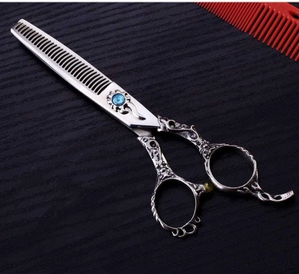 قیچی آرایشگری حرفه ای و قیچی پیتاژ مو 15 سانتی متری استیل ضد زنگ نقره ای رنگ مناسب برای آرایشگاه ها یا استفاده در منزل قیچی آرایشگری حرفه ای و قیچی پیتاژ مو 15 سانتی متری استیل ضد زنگ نقره ای رنگ مناسب برای آرایشگاه ها یا استفاده در منزل