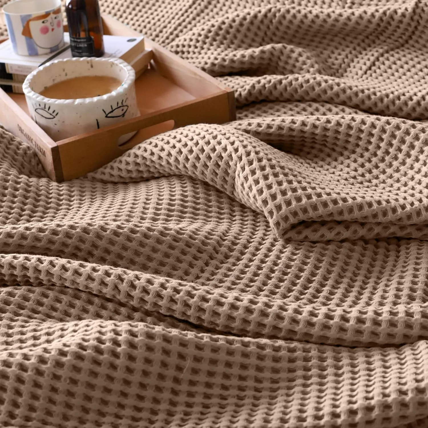 پتوی وافل پریمیوم ویوا مزون سایز یک نفره قهوه ای - کیفیت عالی، 100% پنبه ترک، لحاف با بافت وافل سبک و مطبوع مناسب تمام فصول - رو تختی تزئینی لوکس (قهوه ای، یک نفره 160 در 231 سانتی متر)