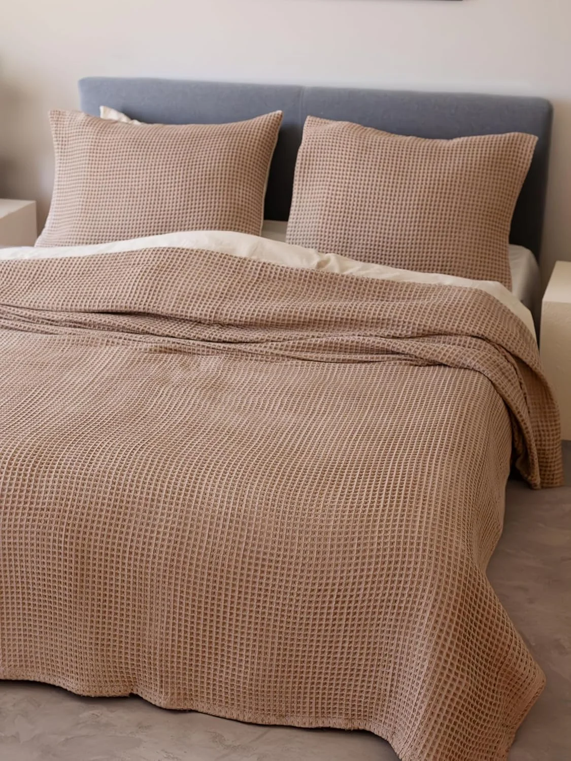 پتوی وافل پریمیوم ویوا مزون سایز یک نفره قهوه ای - کیفیت عالی، 100% پنبه ترک، لحاف با بافت وافل سبک و مطبوع مناسب تمام فصول - رو تختی تزئینی لوکس (قهوه ای، یک نفره 160 در 231 سانتی متر)