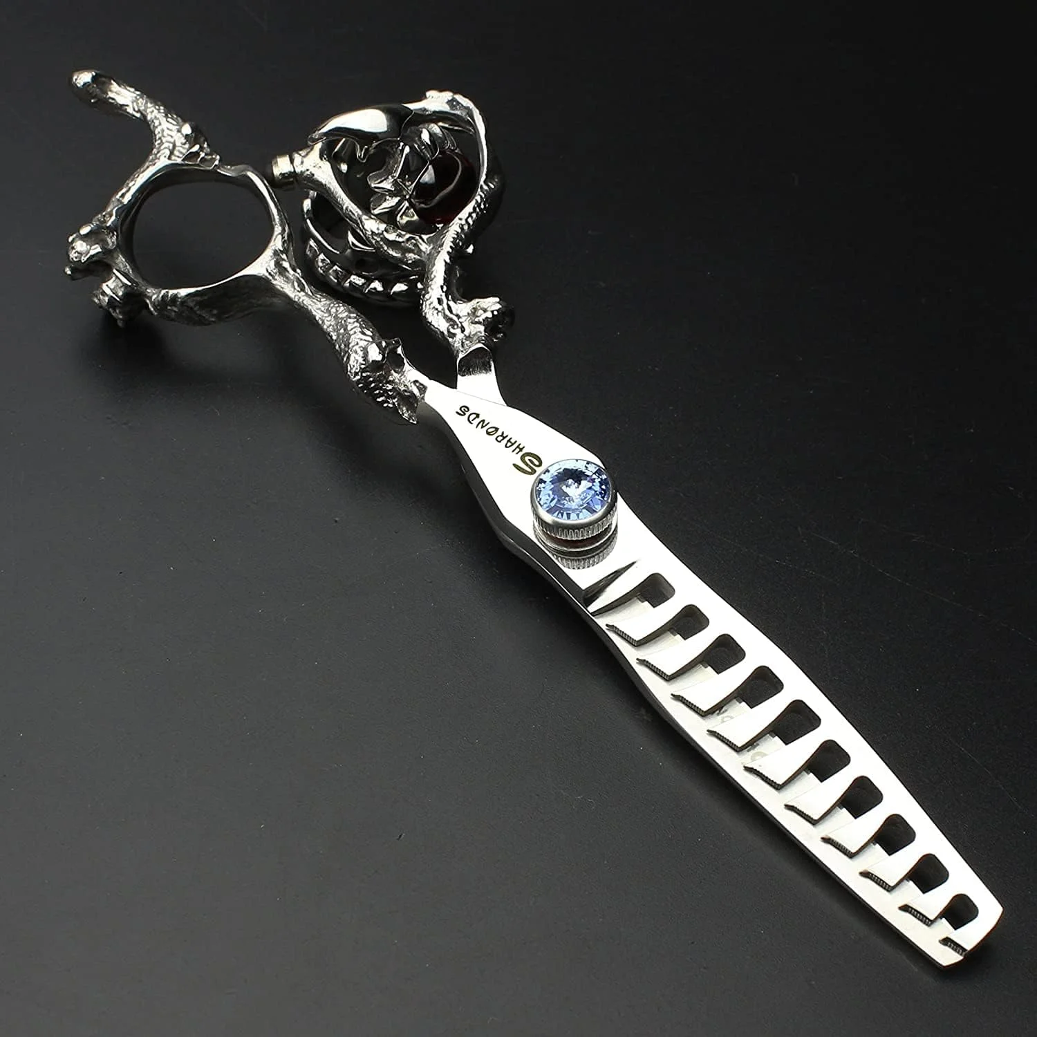 قیچی پیتاژ آرایشگاهی AXEMOORE، فولاد ژاپنی 440C، سایز 6 اینچ (قیچی پیتاژ 6 اینچ) قیچی پیتاژ آرایشگاهی AXEMOORE، فولاد ژاپنی 440C، سایز 6 اینچ (قیچی پیتاژ 6 اینچ)