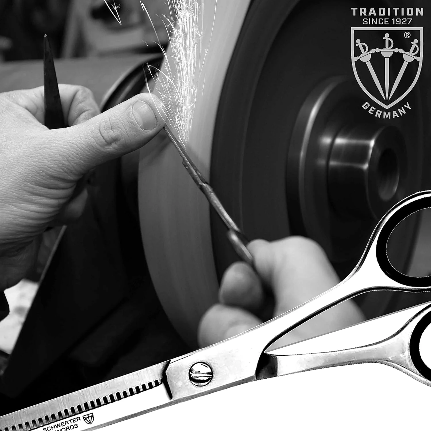 دری شوورترز - قیچی پیتاژ حرفه ای استیل ضد زنگ به همراه کیف و شانه دری شوورترز - قیچی پیتاژ حرفه ای استیل ضد زنگ به همراه کیف و شانه