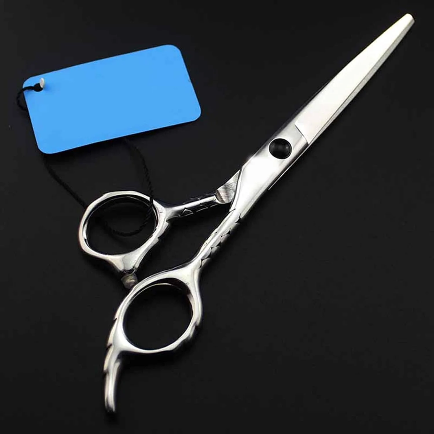 قیچی آرایشگری و پیتاژ مو با دسته طرح پولک ماهی، ابزار حرفه ای آرایشگاه و پیرایش مو (قیچی پیتاژ) قیچی آرایشگری و پیتاژ مو با دسته طرح پولک ماهی، ابزار حرفه ای آرایشگاه و پیرایش مو (قیچی پیتاژ)