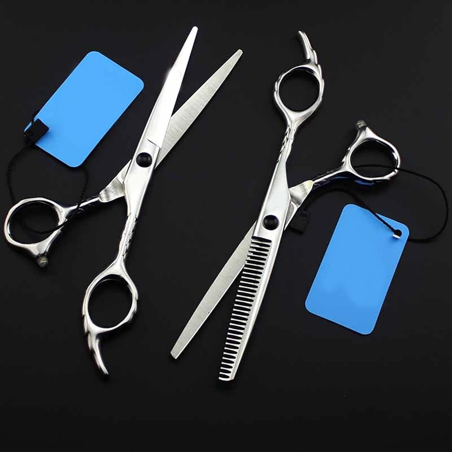 قیچی آرایشگری حرفه ای با دسته طرح فلس ماهی، ابزار آرایشگری، سالن و پیرایشگاه، قیچی برای کوتاهی و کم کردن حجم مو (قیچی کم حجم کننده) قیچی آرایشگری حرفه ای با دسته طرح فلس ماهی، ابزار آرایشگری، سالن و پیرایشگاه، قیچی برای کوتاهی و کم کردن حجم مو (قیچی کم حجم کننده)