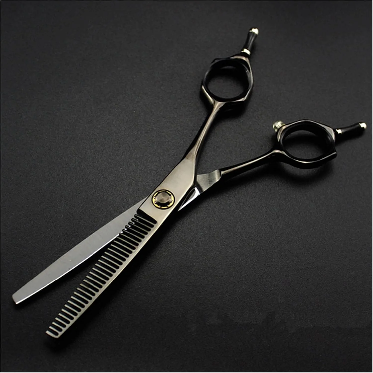 قیچی آرایشگری 6 اینچی مشکی تخت، قیچی آرایشگری، قیچی پیتاژ مو، ست قیچی آرایشگری، ست-Q، پیتاژ-Q قیچی آرایشگری 6 اینچی مشکی تخت، قیچی آرایشگری، قیچی پیتاژ مو، ست قیچی آرایشگری، ست-Q، پیتاژ-Q