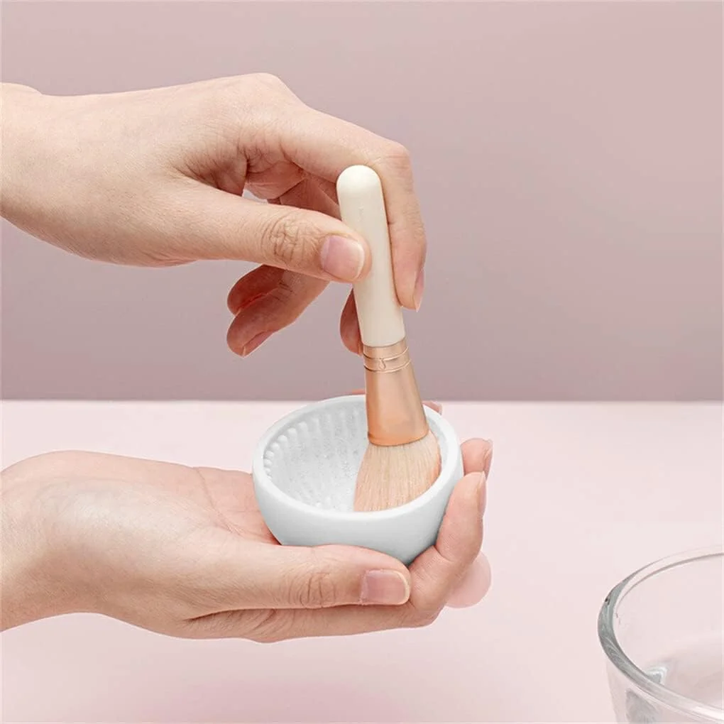 ابزار تمیز کننده برس آرایشی سیلیکونی انعطاف پذیر برای برس های هایلایت، سفید ابزار تمیز کننده برس آرایشی سیلیکونی انعطاف پذیر برای برس های هایلایت، سفید