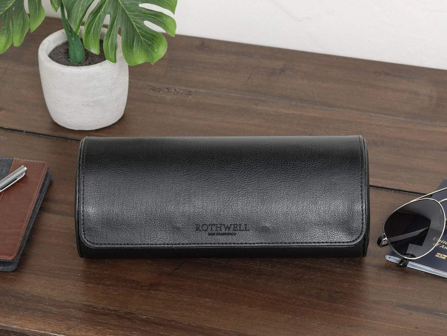 کیف رولی مسافرتی ساعت ROTHWELL برای 3 ساعت | محافظت بادوام و قابل حمل، مناسب برای تمام ساعتهای مچی و ساعتهای هوشمند تا 50 میلیمتر (مشکی/خاکستری) کیف رولی مسافرتی ساعت ROTHWELL برای 3 ساعت | محافظت بادوام و قابل حمل، مناسب برای تمام ساعتهای مچی و ساعتهای هوشمند تا 50 میلیمتر (مشکی/خاکستری)