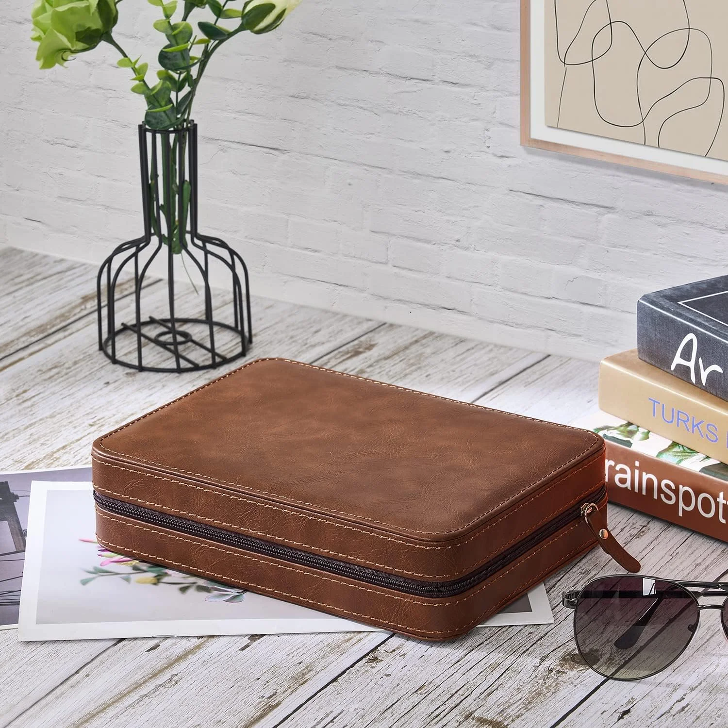 کیف مسافرتی ساعت، جعبه ساعت 8 خانه، برای آقایان، سازمان دهنده قابل حمل ساعت، جعبه نمایش ساعت چرمی PU، لوازم جانبی ساعت، مناسب برای ساعت های مچی و ساعت های هوشمند، سازمان دهنده ساعت مسافرتی کیف مسافرتی ساعت، جعبه ساعت 8 خانه، برای آقایان، سازمان دهنده قابل حمل ساعت، جعبه نمایش ساعت چرمی PU، لوازم جانبی ساعت، مناسب برای ساعت های مچی و ساعت های هوشمند، سازمان دهنده ساعت مسافرتی