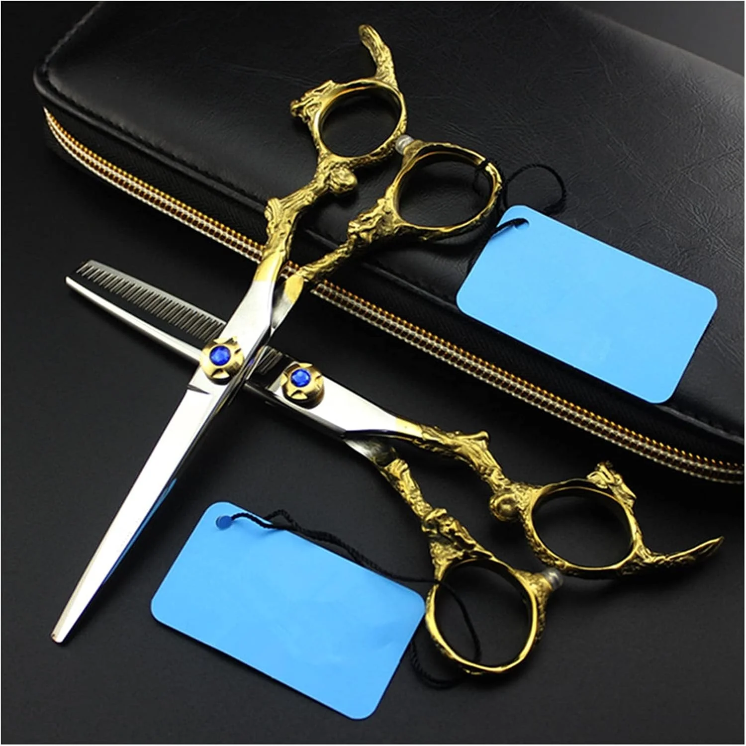 قیچی آرایشگری دسته اژدهای طلایی 6 اینچی، قیچی پیرایش مو، قیچی اره ای، قیچی آرایشگری، قیچی دندانپزشکی، قیچی آرایشگر، قیچی اصلاح مو (اره ای) قیچی آرایشگری دسته اژدهای طلایی 6 اینچی، قیچی پیرایش مو، قیچی اره ای، قیچی آرایشگری، قیچی دندانپزشکی، قیچی آرایشگر، قیچی اصلاح مو (اره ای)