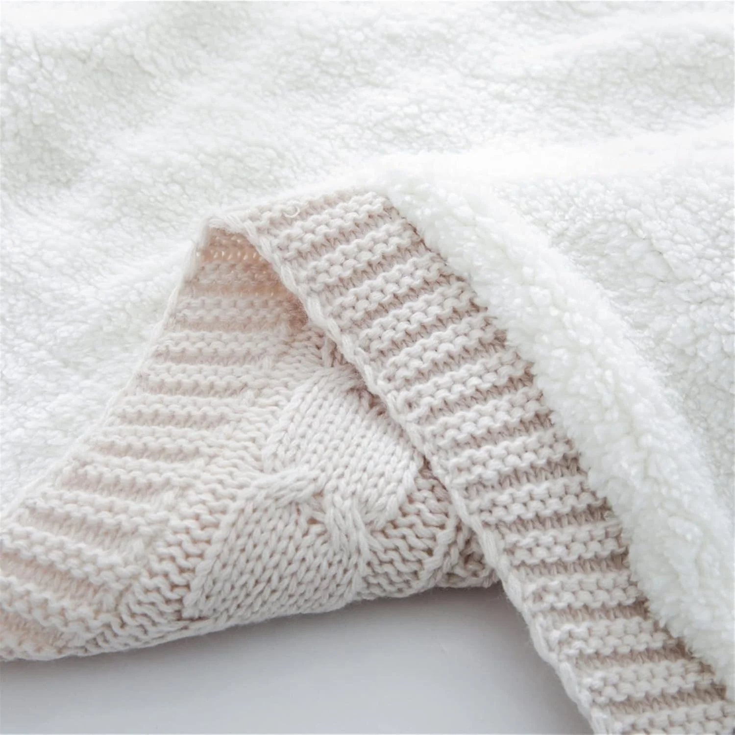 پتو بافتنی راه راه UGFVGYTG طرح پیچیده تزئینی پتو زمستانی نرم و گرم و ضخیم مناسب تخت، مبل و صندلی (100x150 سانتی متر)