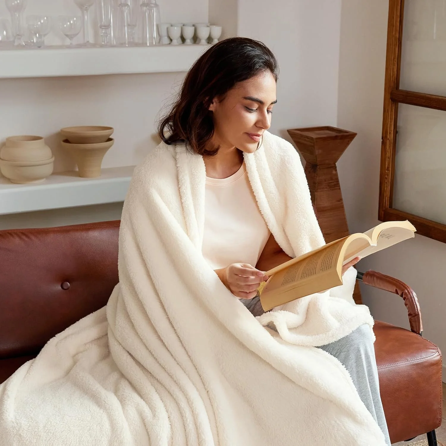 پتوی پشمی فلانل سایز کینگ Exclusivo Mezcla، پتوی مخملی فوق العاده نرم، کرکی دنج و گرم برای تمام فصول، 228x264 سانتی متر، عاجی