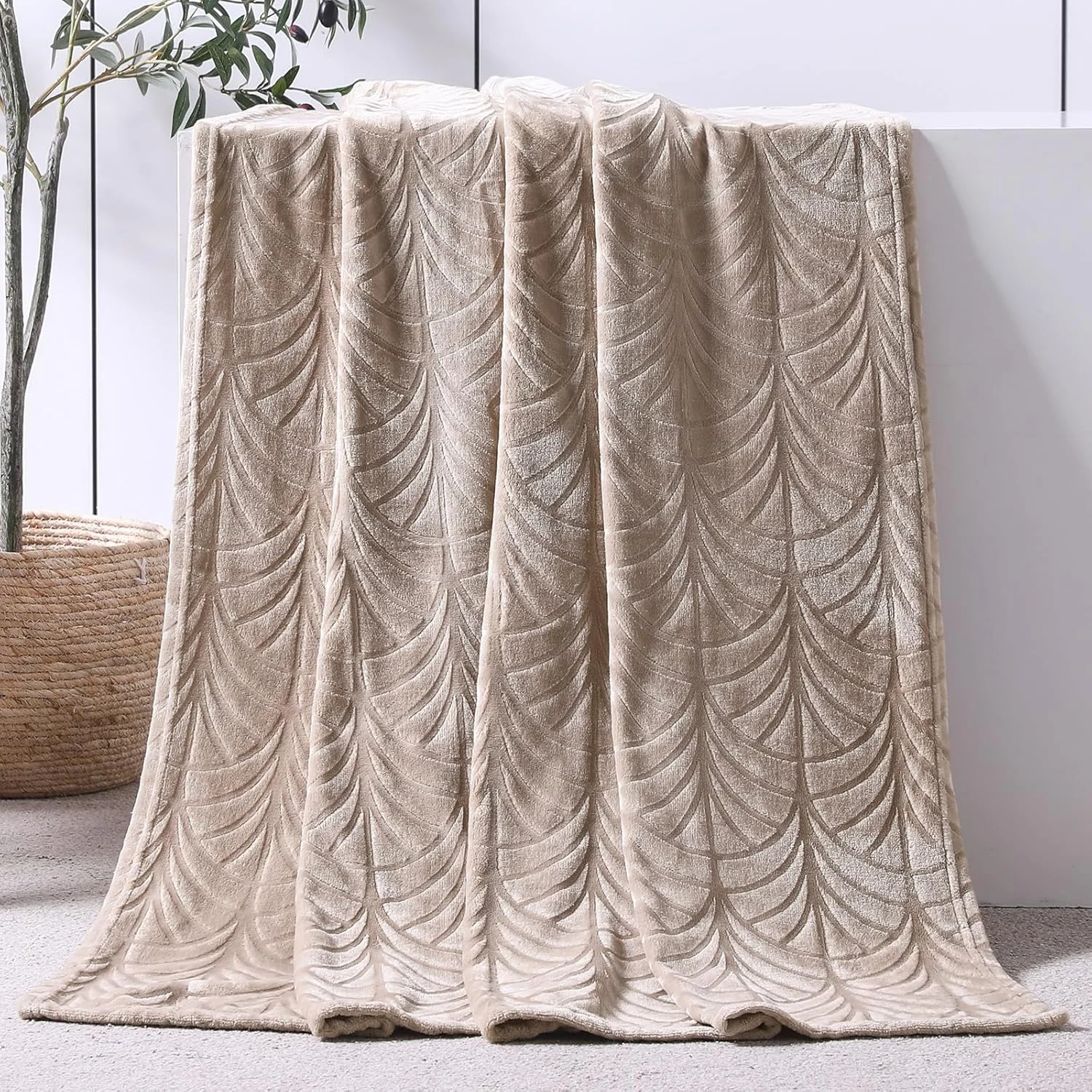 پتو پشمی نرم و سبک طرح نهنگ، مناسب تخت یک نفره، رو تختی مخملی نرم و کرکی با طرح تزئینی وینتیج، مناسب تمام فصول، گرم و سبک، 152x203 سانتی متر، شامپاینی