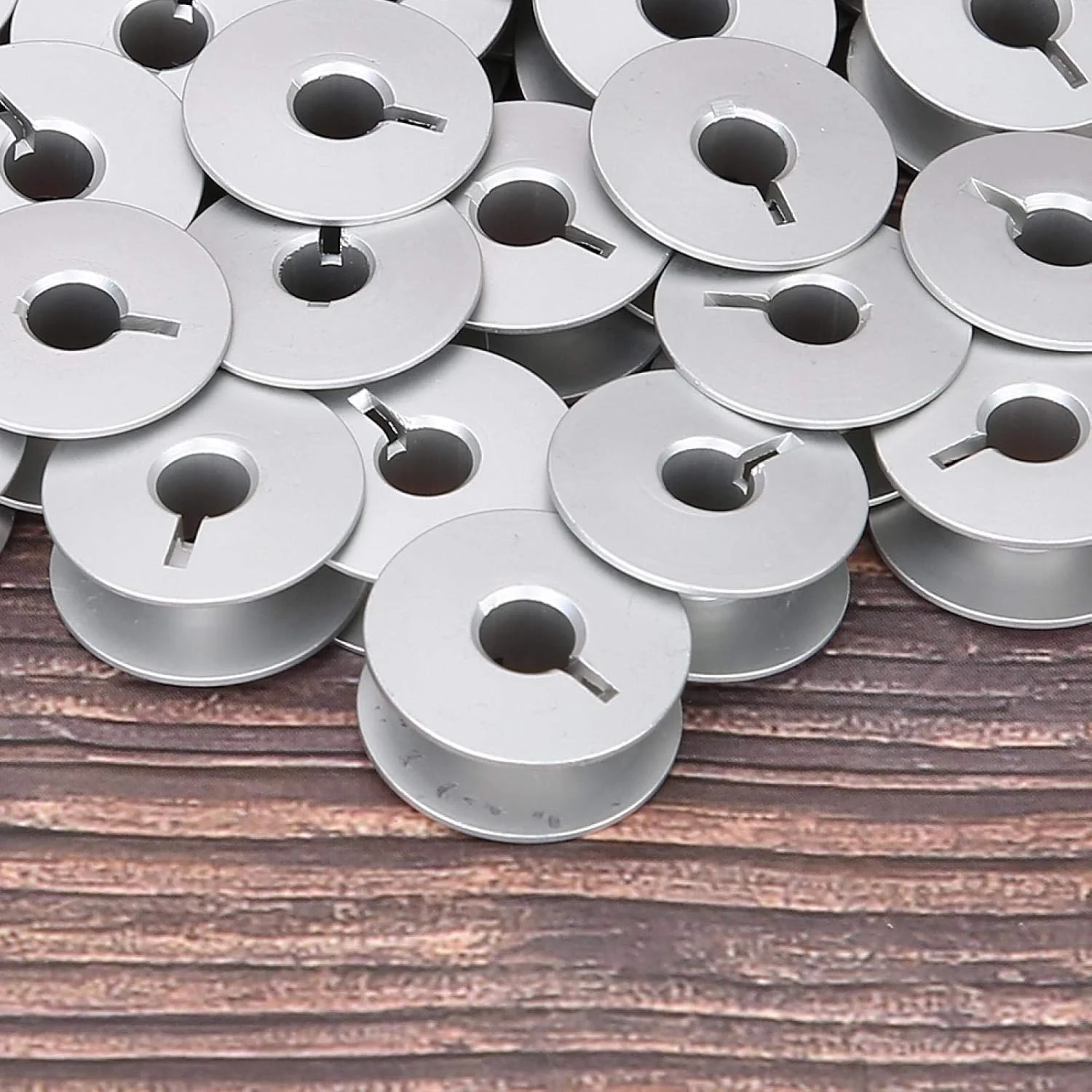 100pcs Aluminum Bobbins with Slot Sewing Machine Aluminum Bobbins for Industrial Sewing Machine Parts