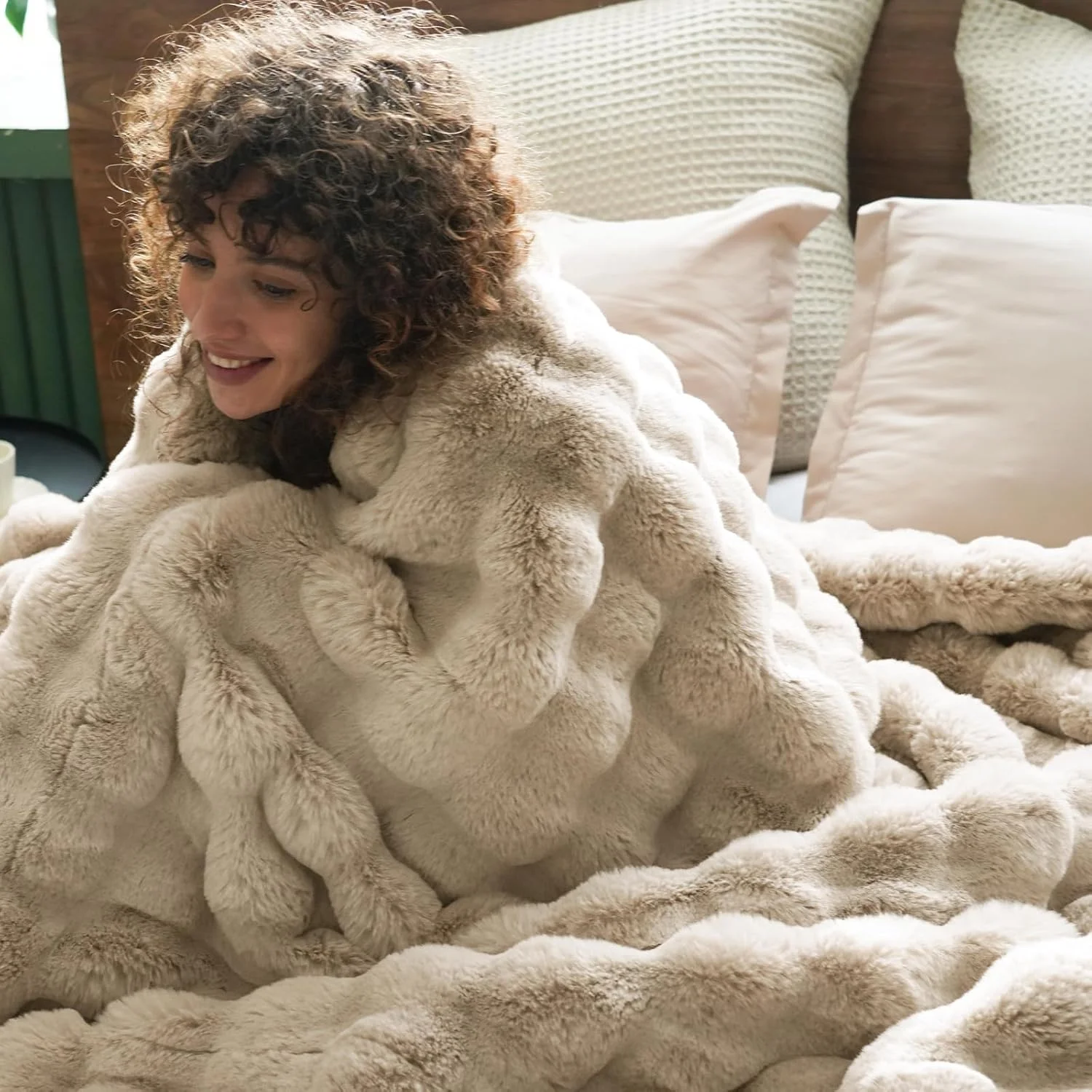 پتوی خز مصنوعی لوکس PHF طرح خرگوش، سایز یک نفره، پتوی حبابی فوق العاده نرم و کرکی، گرم و راحت برای تخت، مبل، صندلی، کاناپه، تزئینی، ضخیم و دو رو، مناسب برای پاییز و زمستان، 152 در 203 سانتی متر، رنگ بلوطی