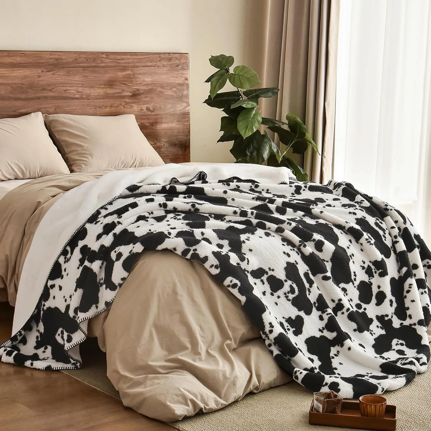 پتوی پشمی طرح گاو PHF سایز کوئین، نرم، ضخیم و گرم، مناسب برای خانم ها، آقایان و بزرگسالان، دو رو، طرح حیوانات، مناسب برای تخت، مبل و کاناپه، ابعاد 228x228 سانتی متر، مشکی