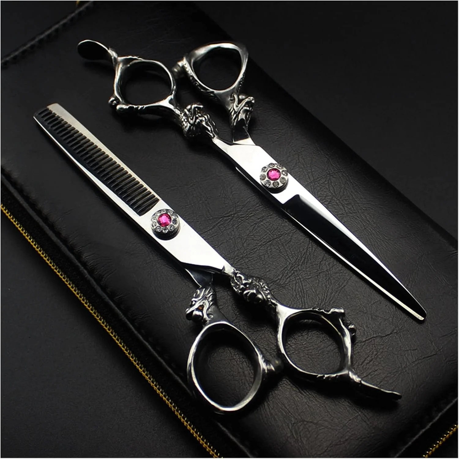 قیچی آرایشگری برو، 15 سانتی متری، قیچی مو نقره ای، قیچی پیتاژ مو، قیچی آرایشگری، قیچی آرایشگر، ابزار برش مو (رنگ: برش) قیچی آرایشگری برو، 15 سانتی متری، قیچی مو نقره ای، قیچی پیتاژ مو، قیچی آرایشگری، قیچی آرایشگر، ابزار برش مو (رنگ: برش)