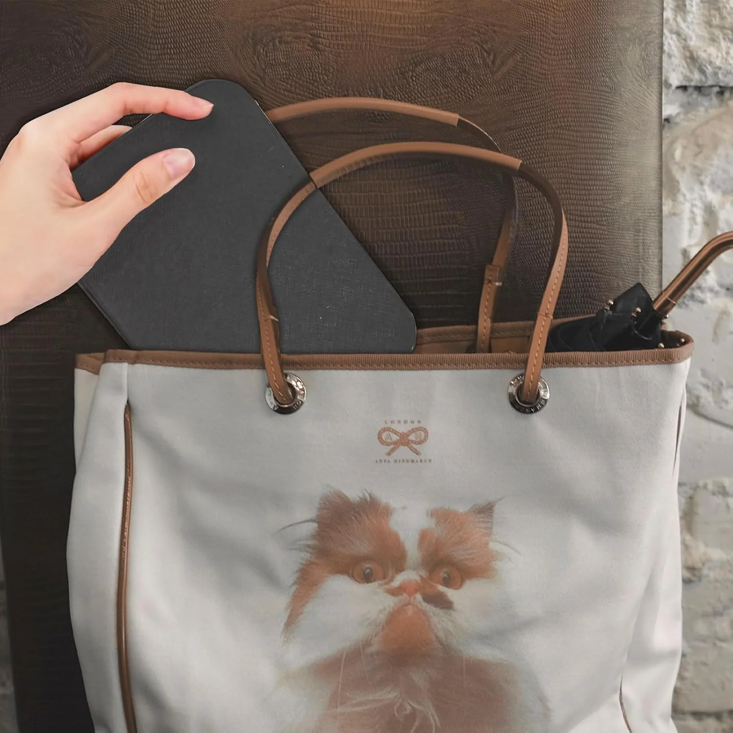 آینه آرایشی، آینه چرمی PU قابل حمل 10x15 سانتی متر، آینه رومیزی تاشو با پایه قابل تنظیم برای میز آرایش، دفتر، مسافرت (مشکی) آینه آرایشی، آینه چرمی PU قابل حمل 10x15 سانتی متر، آینه رومیزی تاشو با پایه قابل تنظیم برای میز آرایش، دفتر، مسافرت (مشکی)