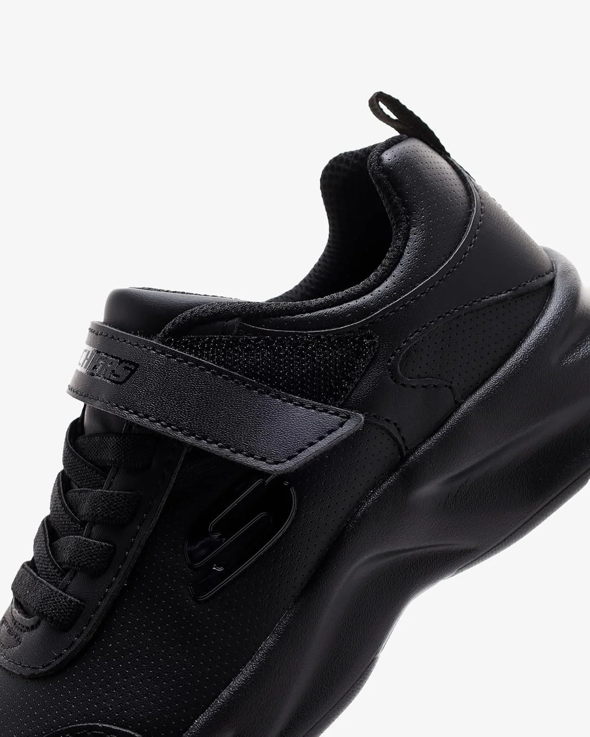 کفش دخترانه اسکیچرز مدل DYNAMATIC کفش دخترانه اسکیچرز مدل DYNAMATIC