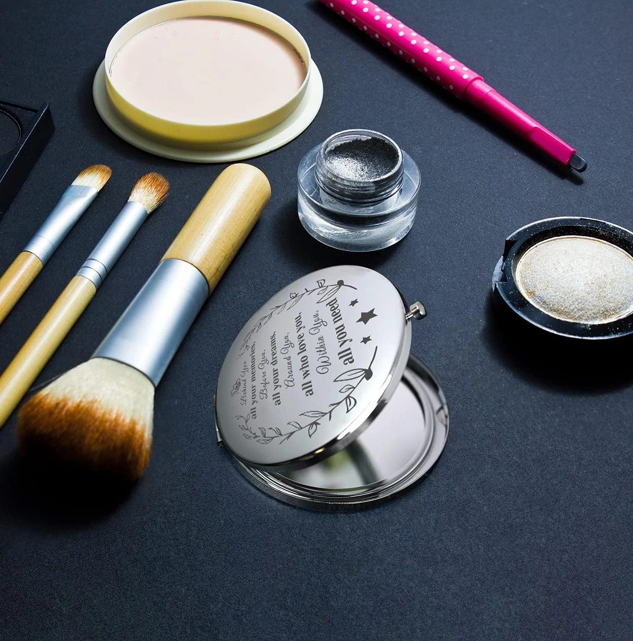 آینه آرایشی کوچک جیبی WHING با حکاکی عبارت "تمام خاطراتت پشت سرت" - هدیه ای برای زنان، دوستان، خواهر، مادر، همکاران، مناسبت های کریسمس، تولد، فارغ التحصیلی و خداحافظی آینه آرایشی کوچک جیبی WHING با حکاکی عبارت "تمام خاطراتت پشت سرت" - هدیه ای برای زنان، دوستان، خواهر، مادر، همکاران، مناسبت های کریسمس، تولد، فارغ التحصیلی و خداحافظی