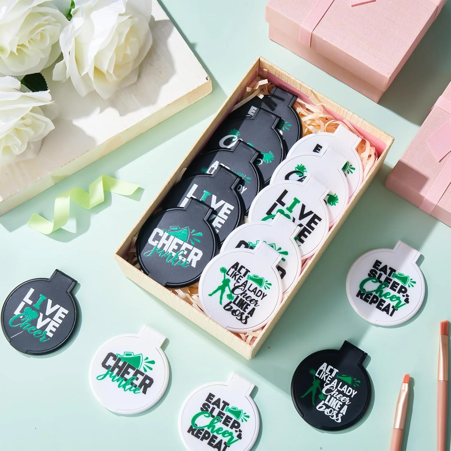 آینه آرایشی تاشو قابل حمل Wenqik، بسته 50 عددی، هدیه تشویق کننده، مناسب برای سفر، تیم دختران، زنان، جشن فارغ التحصیلی و دوستی (تشویق سبز) آینه آرایشی تاشو قابل حمل Wenqik، بسته 50 عددی، هدیه تشویق کننده، مناسب برای سفر، تیم دختران، زنان، جشن فارغ التحصیلی و دوستی (تشویق سبز)