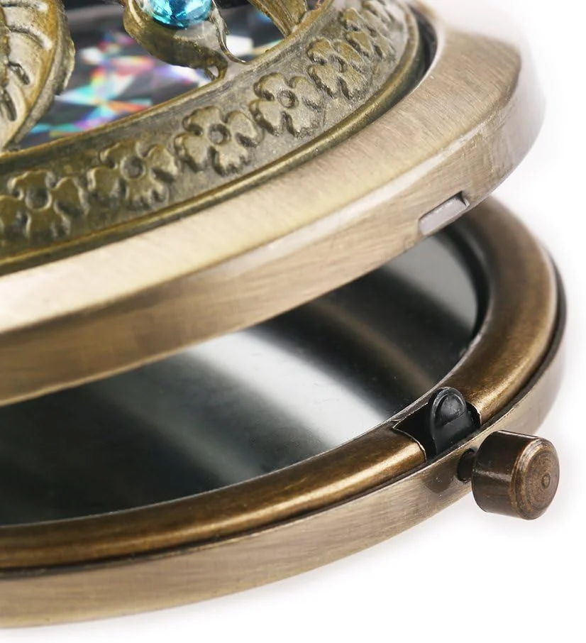 آینه آرایشی مسافرتی دو لایه we3، آینه آرایشی گرد و جمع و جور قابل حمل، آینه جیبی دستی دو طرفه بزرگنمایی (طرح تصادفی) (بسته 1 عددی)