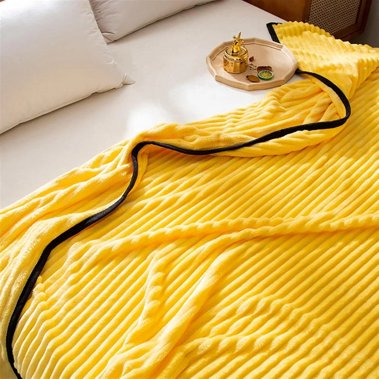 پتوهای YHUAEE فوق العاده نرم زمستانی برای تختخواب، طرح راه راه یکدست، روکش مبل، روتختی، پتوهای زرد گرم برای تزئین مبل