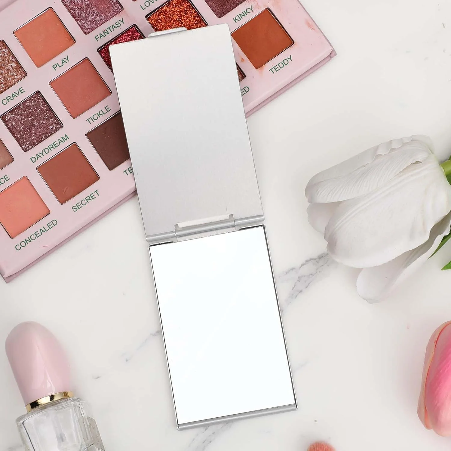 آینه های تاشو کوچک قابل حمل Trinkrittey، آینه آرایشی کوچک تاشو برای کیف پول، آینه مسافرتی با پوسته آلومینیومی، آینه های آرایشی فشرده برای پالت آرایش (8.22 X 2 اینچ) آینه های تاشو کوچک قابل حمل Trinkrittey، آینه آرایشی کوچک تاشو برای کیف پول، آینه مسافرتی با پوسته آلومینیومی، آینه های آرایشی فشرده برای پالت آرایش (8.22 X 2 اینچ)