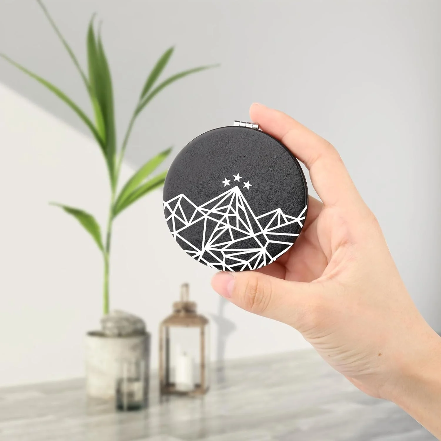 آینه جیبی سیرا مدل Velaris City of Starlight، گرد بدون قاب از جنس پلی یورتان (PU)، قطر 7 سانتیمتر، بزرگنمایی 2 برابر، قابل استفاده رومیزی، هدیه ای عالی