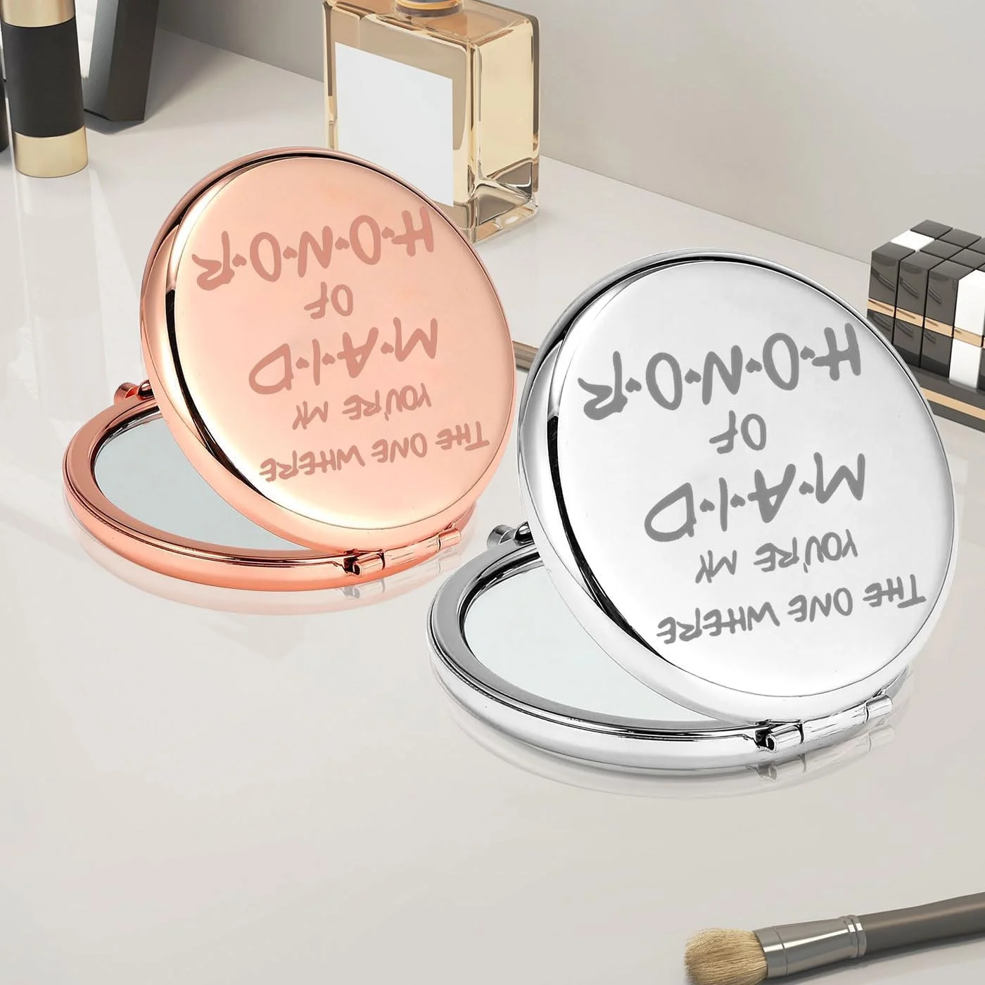 آینه جیبی PLITI ساقدوش عروس، هدیه جشن عروسی، آینه جیبی عروسی با نوشته "همان جایی که تو ساقدوش من هستی" (Where Maid Honor CMrgU)