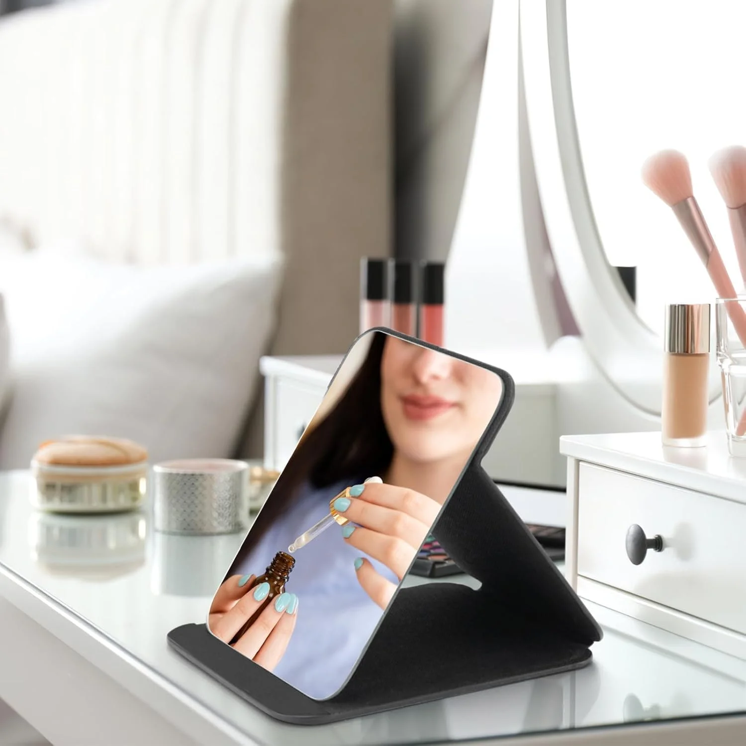 آینه تاشو قابل حمل، 16x11 سانتی متر آینه آرایش فشرده سوپر HD، آینه مسافرتی چرمی PU مشکی، آینه کوچک رومیزی ایستاده، آینه صورت تاشو رومیزی برای میز کار آینه تاشو قابل حمل، 16x11 سانتی متر آینه آرایش فشرده سوپر HD، آینه مسافرتی چرمی PU مشکی، آینه کوچک رومیزی ایستاده، آینه صورت تاشو رومیزی برای میز کار