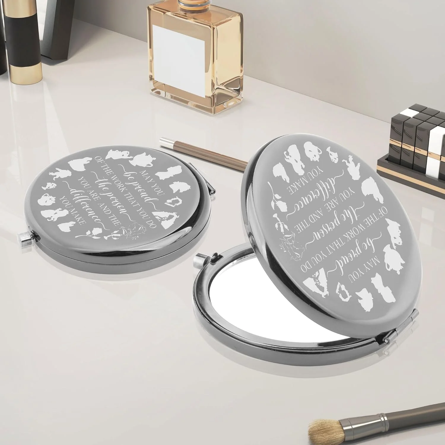 آینه آرایشی تاشو PLITI طرح دیو و دلبر، هدیه ای برای بل، طرح پرنسس بل (Be Proud Beauty CMblU) آینه آرایشی تاشو PLITI طرح دیو و دلبر، هدیه ای برای بل، طرح پرنسس بل (Be Proud Beauty CMblU)