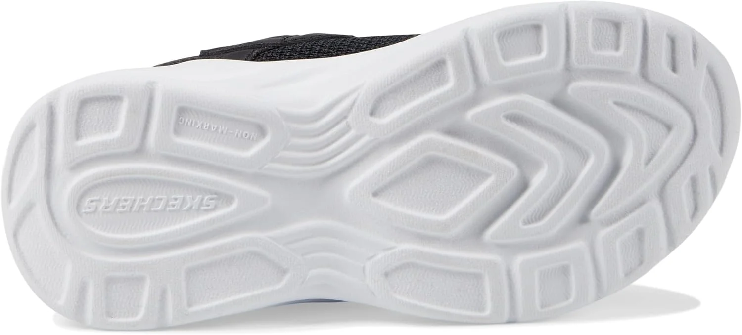 کفش بچگانه اسکیچرز مدل DYNAMATIC مشکی، سایز 27 اروپا کفش بچگانه اسکیچرز مدل DYNAMATIC مشکی، سایز 27 اروپا