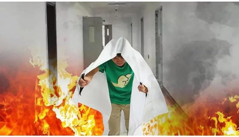 پتو نجات آتش نشانی فایبرگلاس 4basix مقاوم در برابر شعله برای بقا در شرایط اضطراری، ایمنی آتش نشانی برای آشپزخانه، خانه، ماشین، دفتر، انبار 1.2 متر در 1.2 متر (بسته 1 عددی)