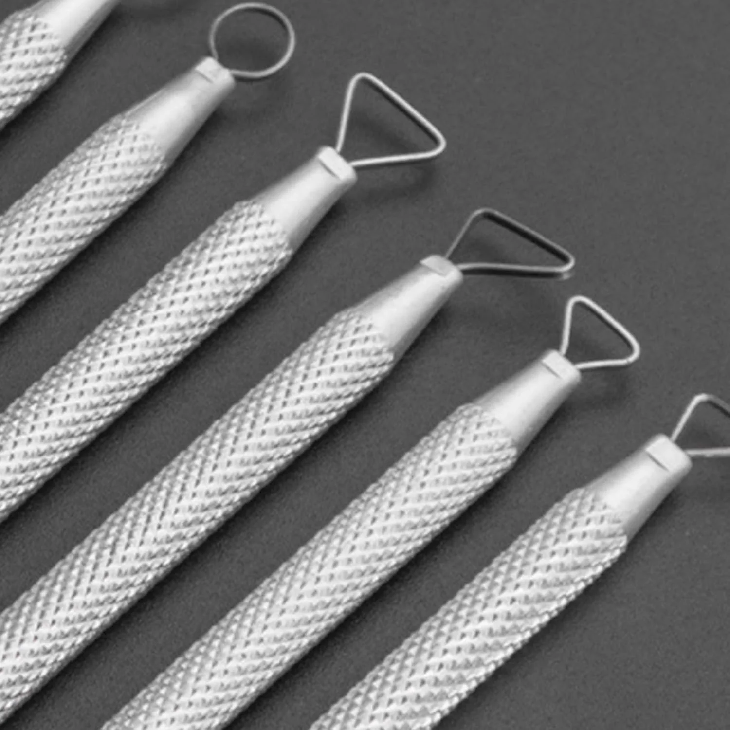 ابزار مجسمه سازی رسی، ابزار سفالگری رسی، ابزار تراشکاری فلزی Xiem Trimming Sgraffito، ست 6 عددی ابزار حکاکی، خراشنده، حلقه روبان کوچک، برش، صاف کننده، حلقه، سرامیک و سفال، 6 عدد در هر ست آلومینیومی