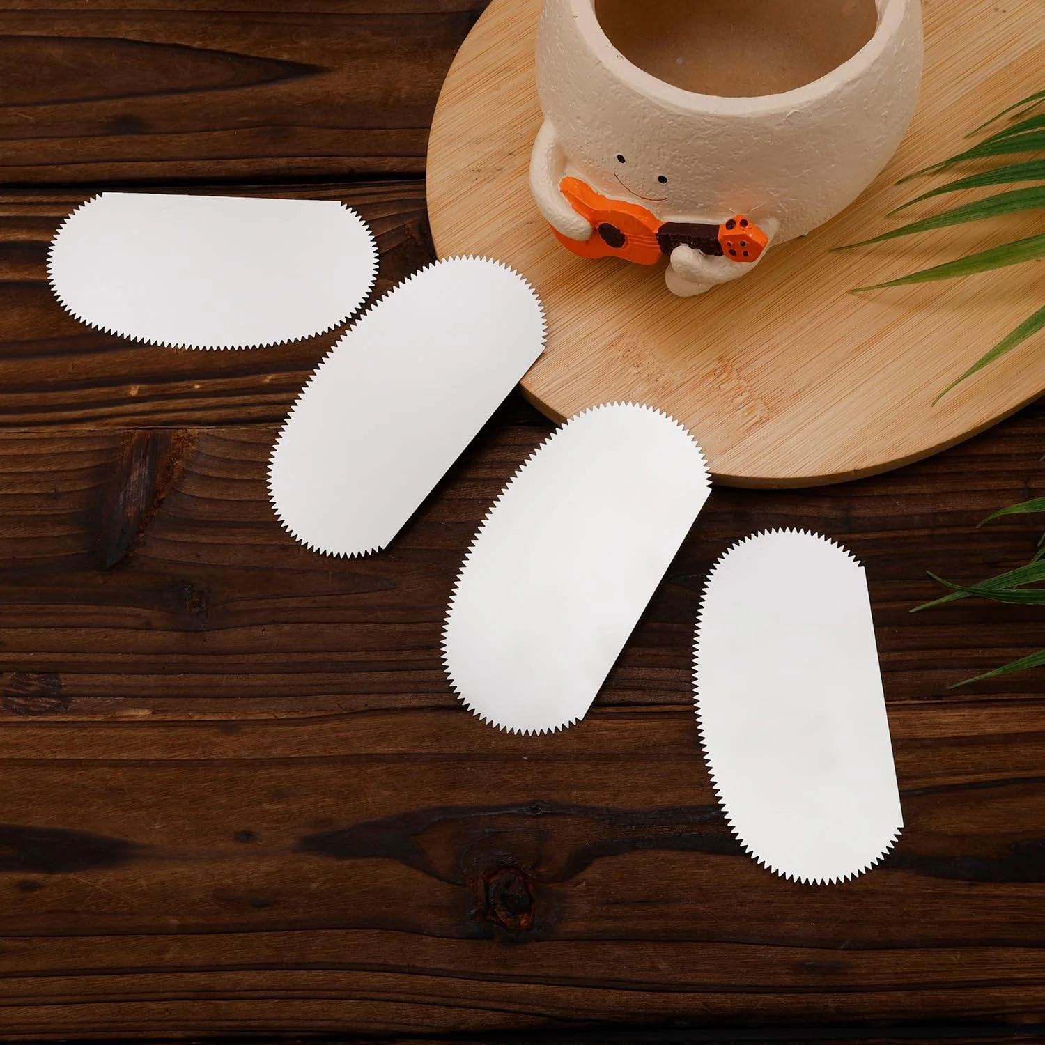 4 عدد ابزار سفالگری خراشنده دندانه دار، ریب های رسی فولاد ضد زنگ، کاتر مدل بیضی شکل، ابزار مجسمه سازی رسی برای هنرمندان بافت دهی سرامیک، سفالگر مدل سازی