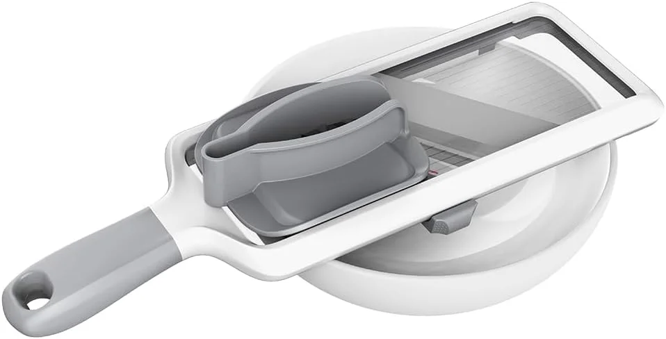 اسلایسر دستی چند منظوره GraGra، اسلایسر هویج خانگی، اسلایسر سیب زمینی با ضخامت قابل تنظیم، برش ایمن و سریع، ابزار ضروری آشپزخانه اسلایسر دستی چند منظوره GraGra، اسلایسر هویج خانگی، اسلایسر سیب زمینی با ضخامت قابل تنظیم، برش ایمن و سریع، ابزار ضروری آشپزخانه