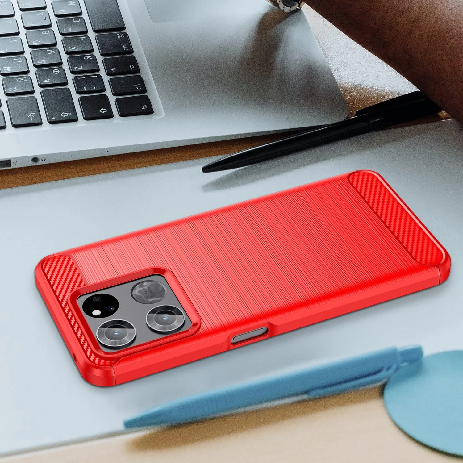 قاب محافظ گوشی QINOUK برای OnePlus Ace Racing، طراحی بافت برس خورده [ضد ضربه] [ضد اثر انگشت]، قاب ساخته شده از مواد TPU انعطاف پذیر به همراه محافظ صفحه نمایش شیشه ای حرارت دیده [2 عددی] سازگار با OnePlus Ace Racing - قرمز