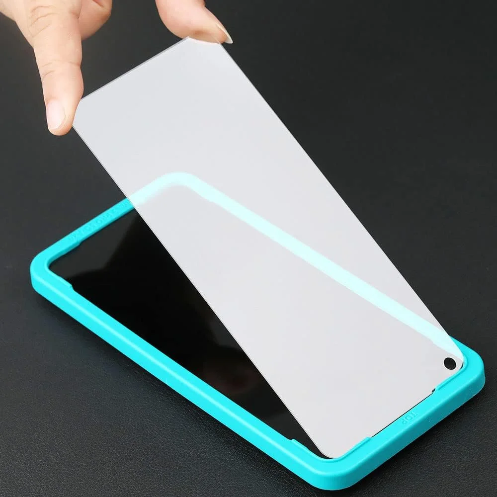 محافظ صفحه نمایش [بسته 2 عددی] Ibywind برای Oneplus Nord CE 2 5G 6,43 اینچ، به همراه محافظ لنز فلزی دوربین، محافظ پشت گوشی فیبر کربنی، شامل کیت نصب آسان