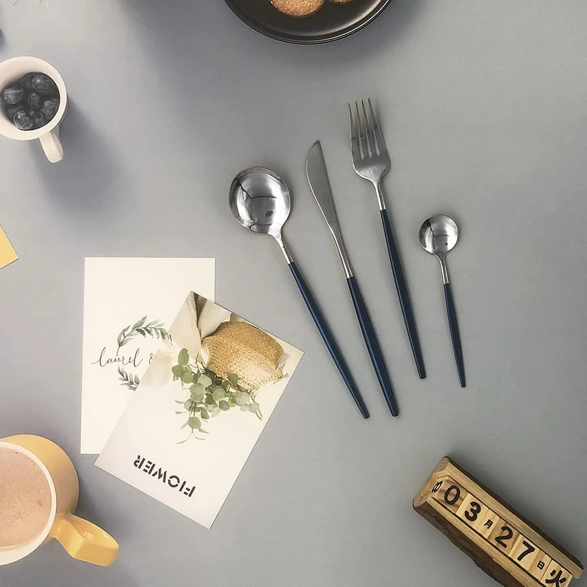 ست столовых приборов نقره ای Uniturcky، ست столовых приборов 24 تکه استیل ضد زنگ مناسب برای 6 نفر، ست столовых приборов براق با دسته آبی شامل چاقو، چنگال و قاشق مناسب برای خانه و رستوران، قابل شستشو در ماشین ظرفشویی