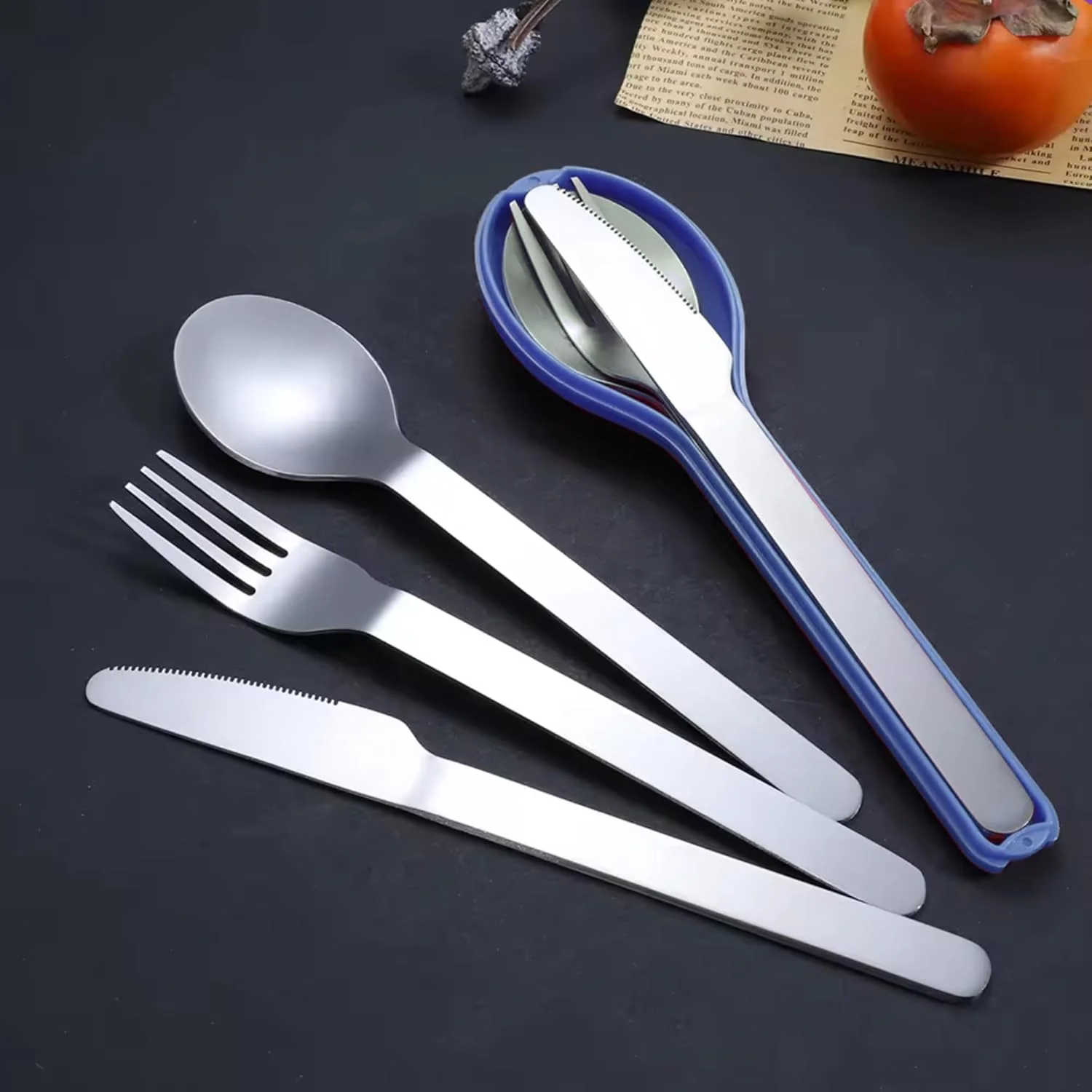 ست کارد و چنگال استیل Trendy Store UAE با جعبه سیلیکونی برای کودکان، اداره، مسافرت، وسایل غذاخوری برای کمپینگ، کودکان مدرسه - ست چنگال، قاشق، چاقو 4 تکه (آبی دریایی) ست کارد و چنگال استیل Trendy Store UAE با جعبه سیلیکونی برای کودکان، اداره، مسافرت، وسایل غذاخوری برای کمپینگ، کودکان مدرسه - ست چنگال، قاشق، چاقو 4 تکه (آبی دریایی)