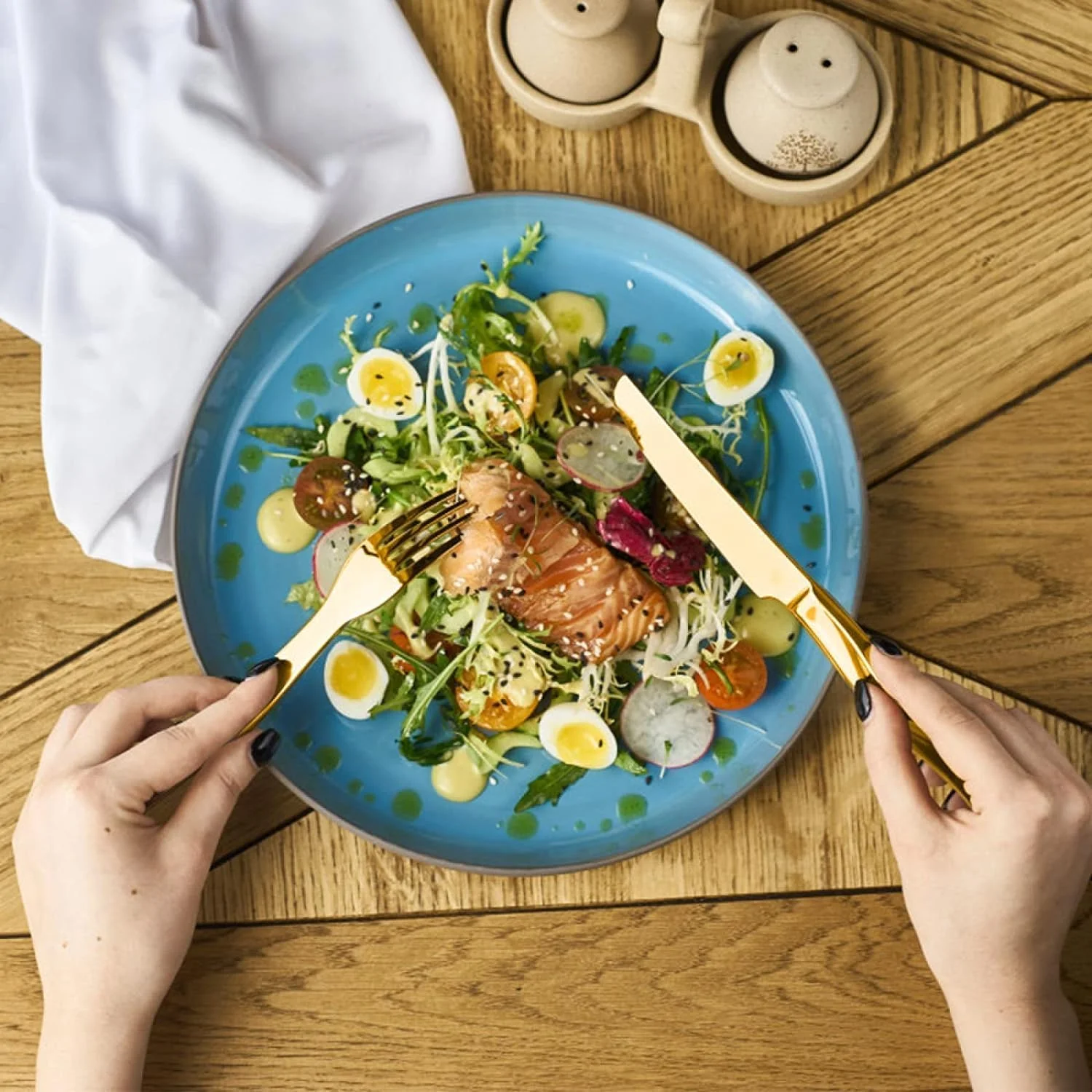 ست کارد و چنگال استیل SKY-TOUCH، ست 24 تکه ظروف طلایی به سبک غربی، شامل قاشق، چنگال، چاقو، قاشق چای خوری (طلایی)