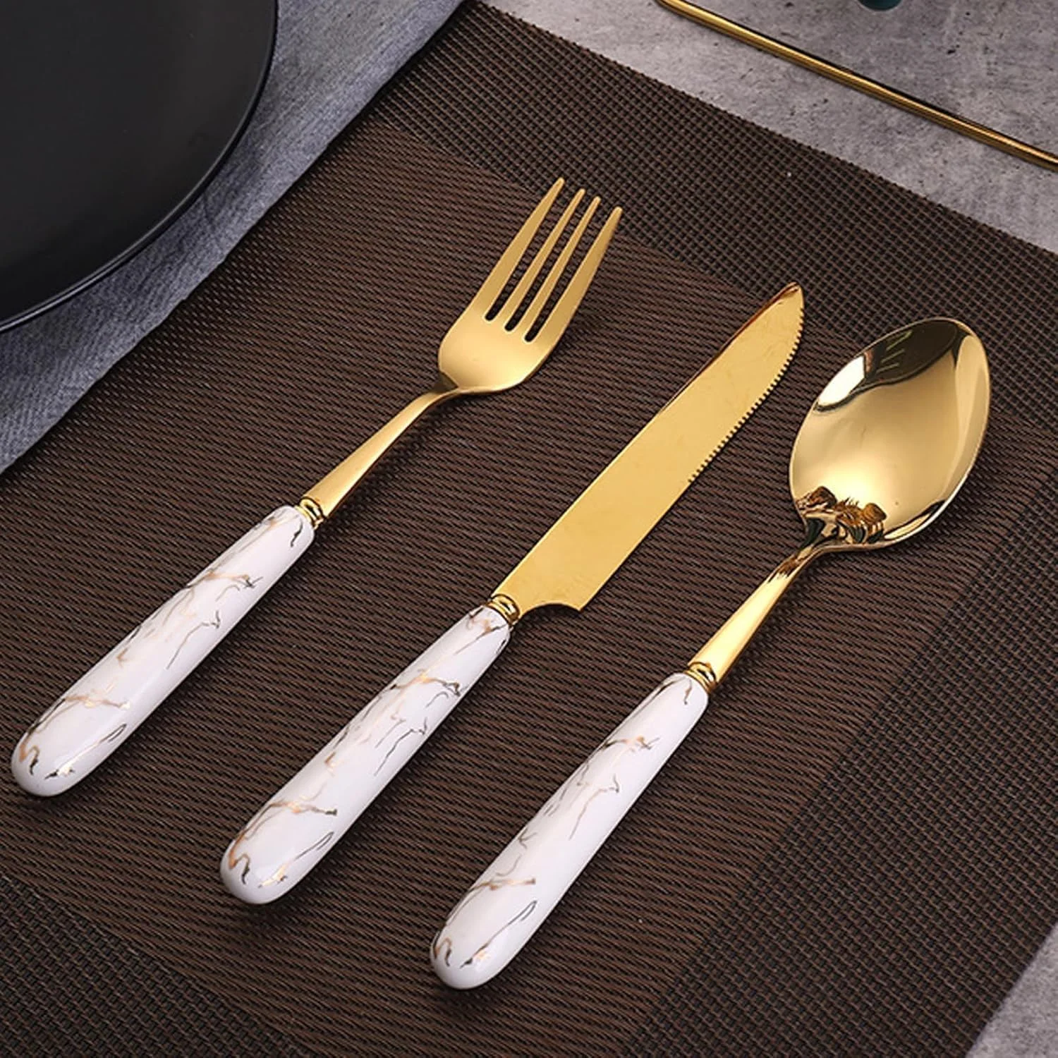 ست قاشق و چنگال طلایی Freeway، ست کارد و چنگال 24 پارچه، ست столовые приборы استیل ضد زنگ با استند، ست столовые приборы آویز کارد چنگال قاشق برای 6 نفر، ست столовые приборы صیقلی آینه ای (طرح سفید) ست قاشق و چنگال طلایی Freeway، ست کارد و چنگال 24 پارچه، ست столовые приборы استیل ضد زنگ با استند، ست столовые приборы آویز کارد چنگال قاشق برای 6 نفر، ست столовые приборы صیقلی آینه ای (طرح سفید)