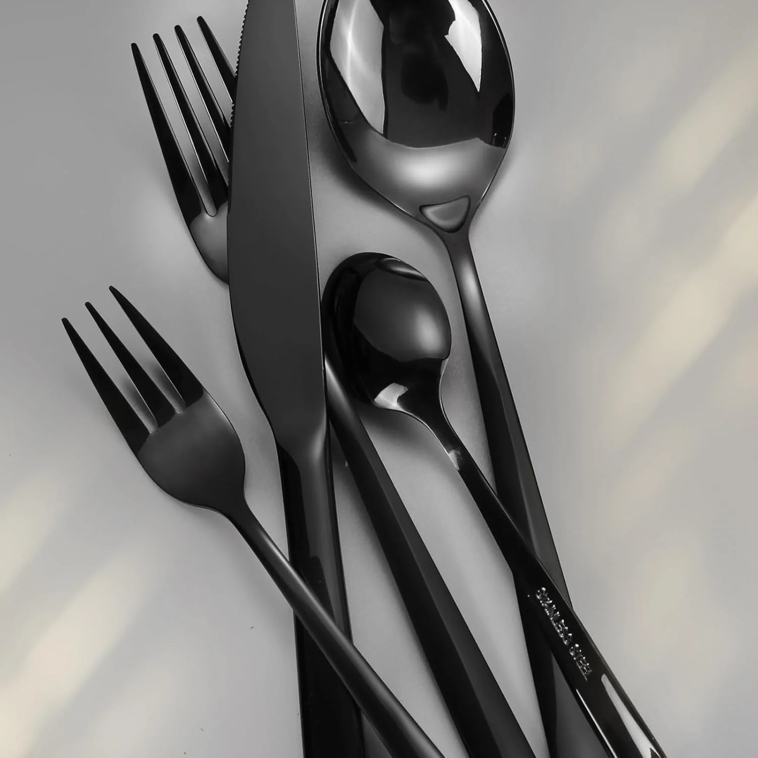 ست قاشق و چنگال لازاهوم برای 12 نفر، قاشق و چنگال مشکی، ست 60 تکه استیل ضد زنگ شامل چاقو، چنگال، قاشق، پرداخت آینه ای، مناسب برای خانه، مهمانی، رستوران، قابل شستشو در ماشین ظرفشویی ست قاشق و چنگال لازاهوم برای 12 نفر، قاشق و چنگال مشکی، ست 60 تکه استیل ضد زنگ شامل چاقو، چنگال، قاشق، پرداخت آینه ای، مناسب برای خانه، مهمانی، رستوران، قابل شستشو در ماشین ظرفشویی