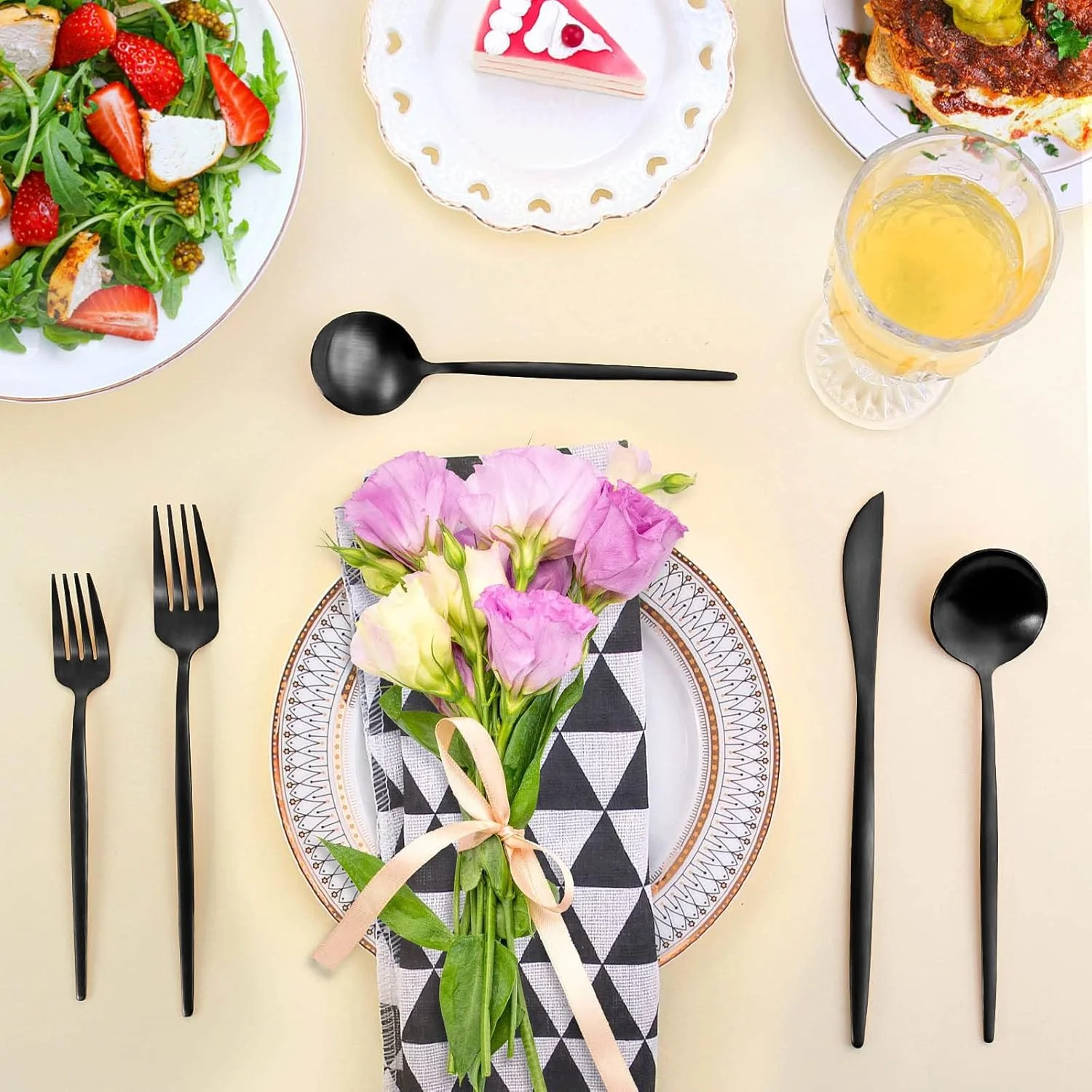 ست قاشق و چنگال مشکی مات LAZAHOME، ست کارد و چنگال استیل ضد زنگ برای 4 نفر، شامل ست قاشق و چنگال، پرداخت ساتن، قابل شستشو در ماشین ظرفشویی. ست قاشق و چنگال مشکی مات LAZAHOME، ست کارد و چنگال استیل ضد زنگ برای 4 نفر، شامل ست قاشق و چنگال، پرداخت ساتن، قابل شستشو در ماشین ظرفشویی.