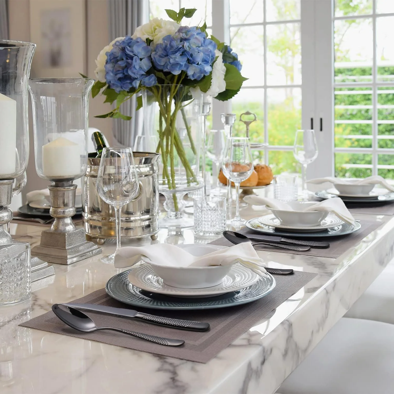 ست کارد و چنگال ۴ تکه LBOYLOVE® طرح مدرن چکش خورده مشکی، ست نقره ای استیل ضد زنگ، چاقو، چنگال، قاشق برای مهمانی، عروسی، هدیه ست کارد و چنگال ۴ تکه LBOYLOVE® طرح مدرن چکش خورده مشکی، ست نقره ای استیل ضد زنگ، چاقو، چنگال، قاشق برای مهمانی، عروسی، هدیه