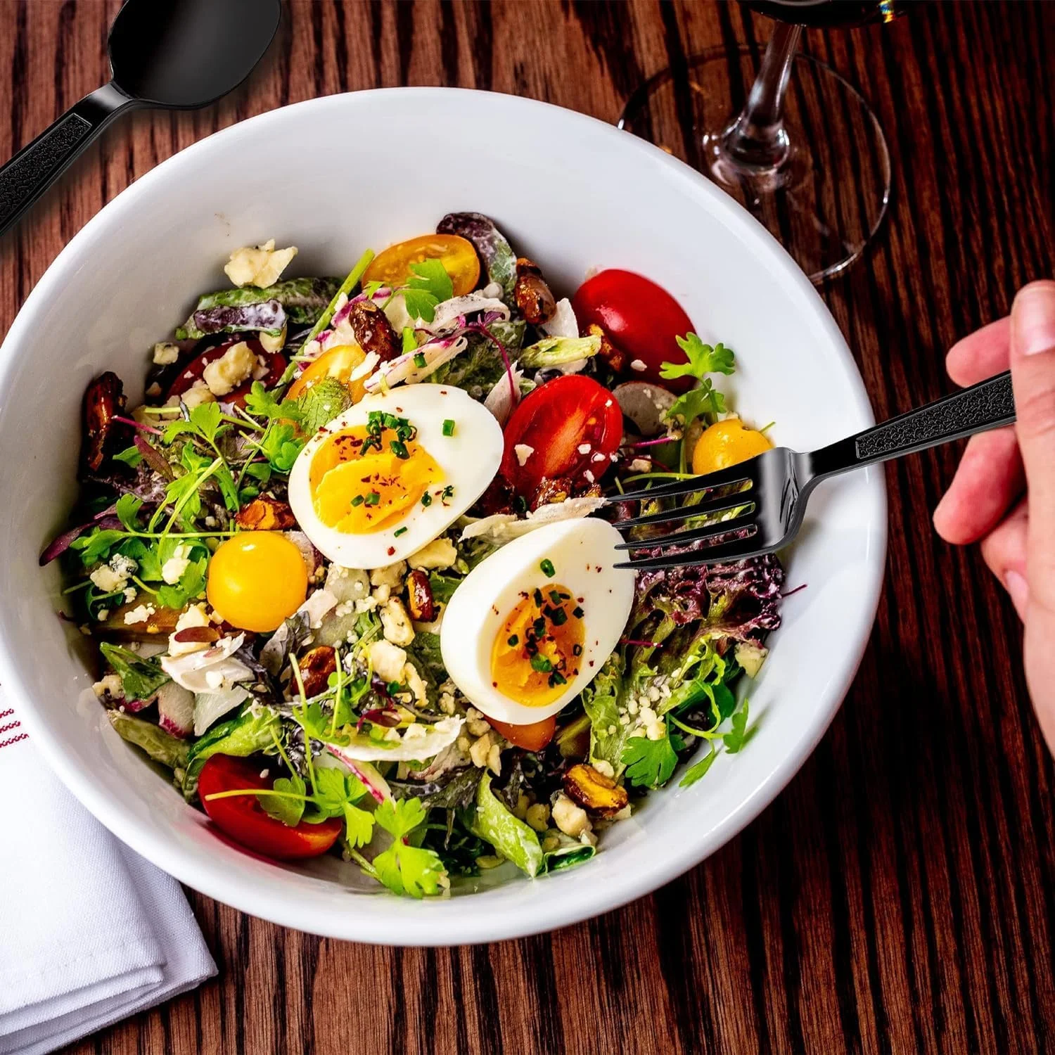 مجموعه 50 عددی کارد، چنگال و قاشق پلاستیکی مشکی سنگین وزن AL FAKHAMA همراه با دستمال کاغذی بسته بندی شده به صورت جداگانه - (50 تکه) ظروف یکبار مصرف - مناسب برای مهمانی ها یا پیک نیک. مجموعه 50 عددی کارد، چنگال و قاشق پلاستیکی مشکی سنگین وزن AL FAKHAMA همراه با دستمال کاغذی بسته بندی شده به صورت جداگانه - (50 تکه) ظروف یکبار مصرف - مناسب برای مهمانی ها یا پیک نیک.