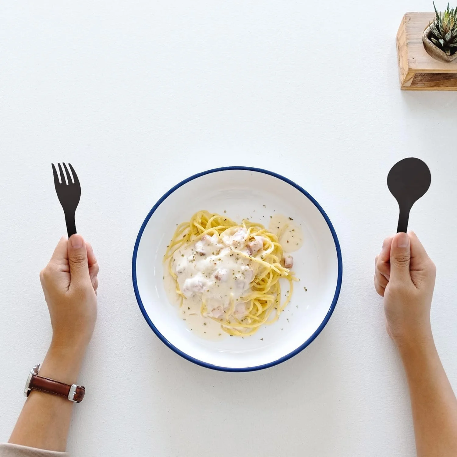 مجموعه 50 عددی کارد، چنگال و قاشق پلاستیکی مشکی سنگین وزن AL FAKHAMA همراه با دستمال کاغذی بسته بندی شده به صورت جداگانه - (50 تکه) ظروف یکبار مصرف - مناسب برای مهمانی ها یا پیک نیک. مجموعه 50 عددی کارد، چنگال و قاشق پلاستیکی مشکی سنگین وزن AL FAKHAMA همراه با دستمال کاغذی بسته بندی شده به صورت جداگانه - (50 تکه) ظروف یکبار مصرف - مناسب برای مهمانی ها یا پیک نیک.